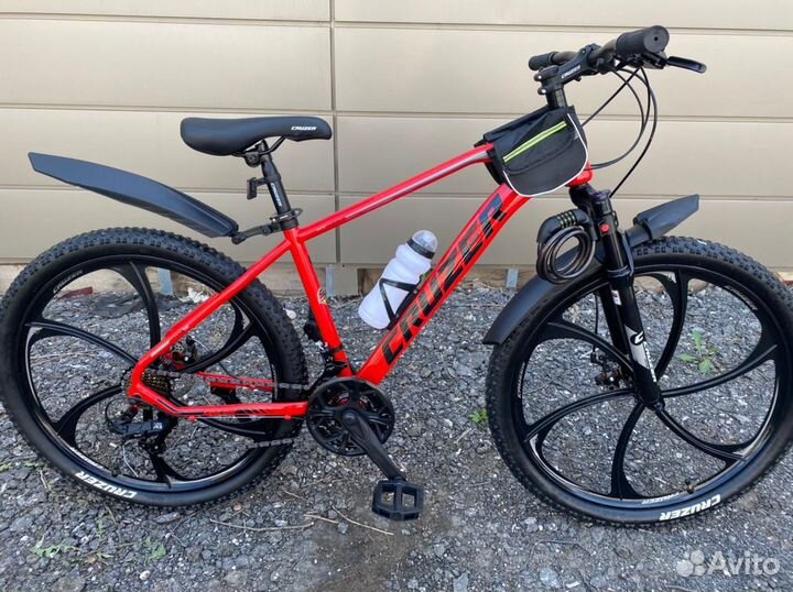 Велосипед BMW на литых дисках