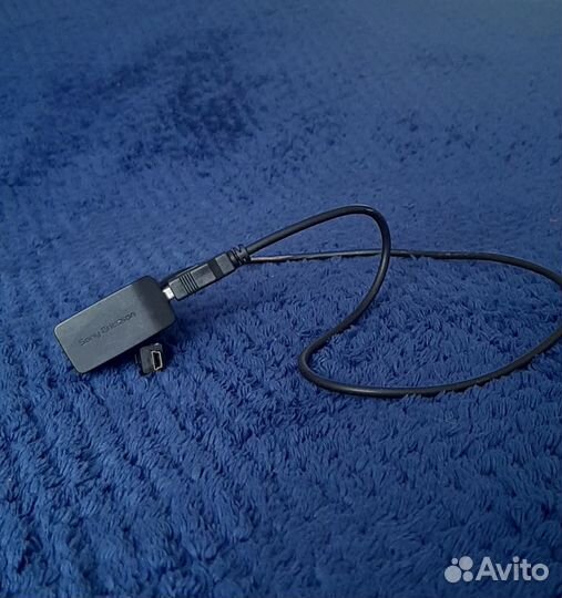Зарядное устройство Sony Ericsson