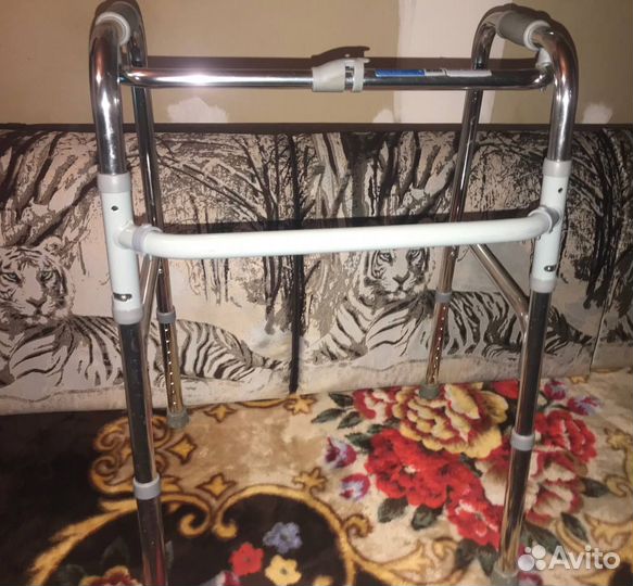 Ходунки для взрослых,и инвалидов