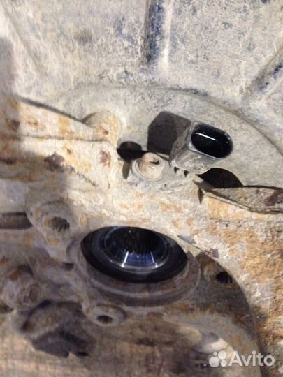 Кулак поворотный передний левый Skoda Yeti