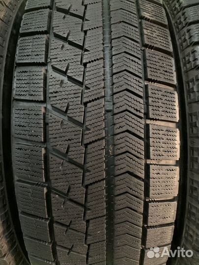 Bridgestone Blizzak VRX 215/65 R16 98Q