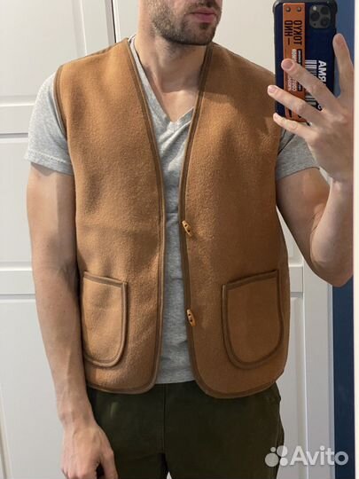 Жилетка из верблюжьей шерсти бежевая