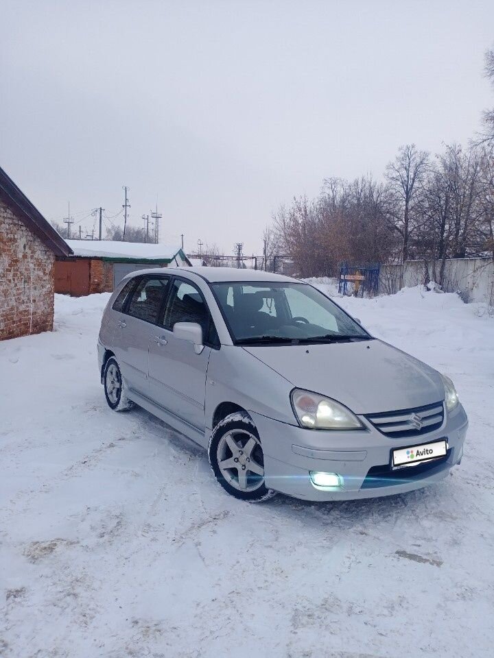 Suzuki Liana: фото владельца