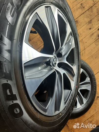 Оригинальные колеса r18 Toyota Highlander