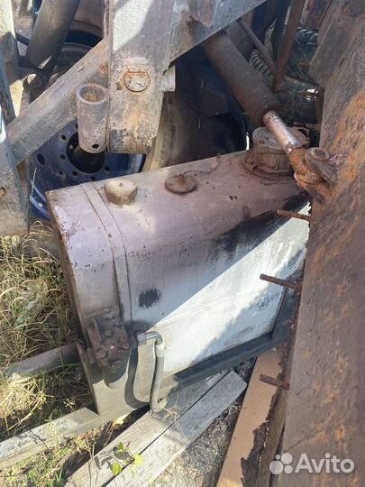 Гидробак с распеделителем маз камаз