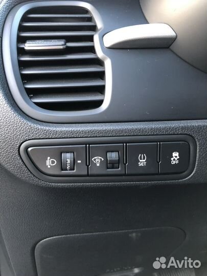 Kia Rio 1.6 AT, 2018, битый, 52 500 км