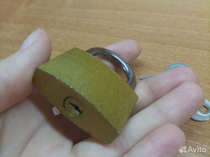 Замочек с ключами
