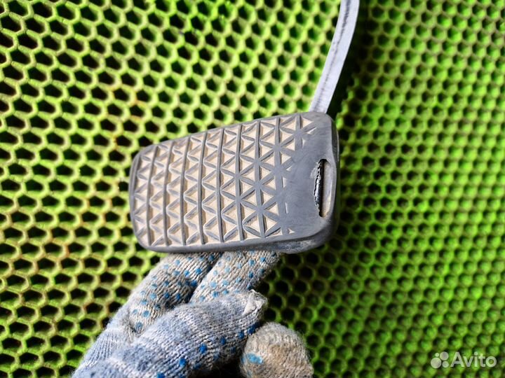 Педаль тормоза АКПП на Chevrolet Orlando 2011-2015