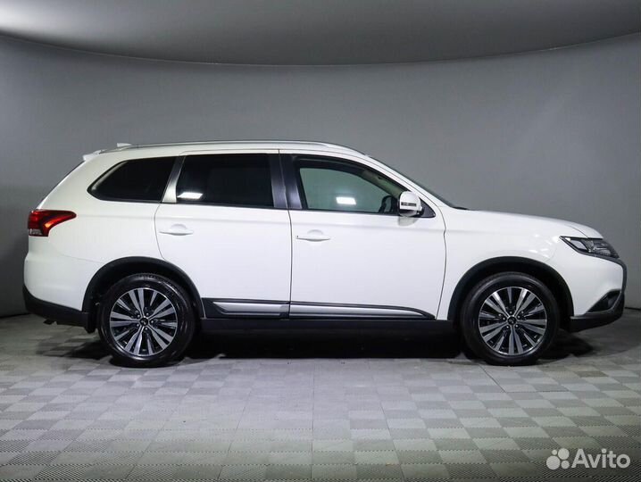 Mitsubishi Outlander 2.0 CVT, 2019, 67 620 км