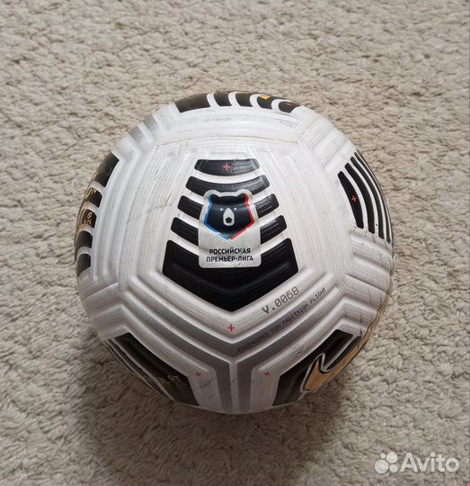 Футбольный мяч nike flight 2020-2021