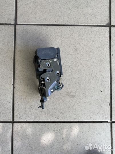 Замок двери задний правый Vortex Estina