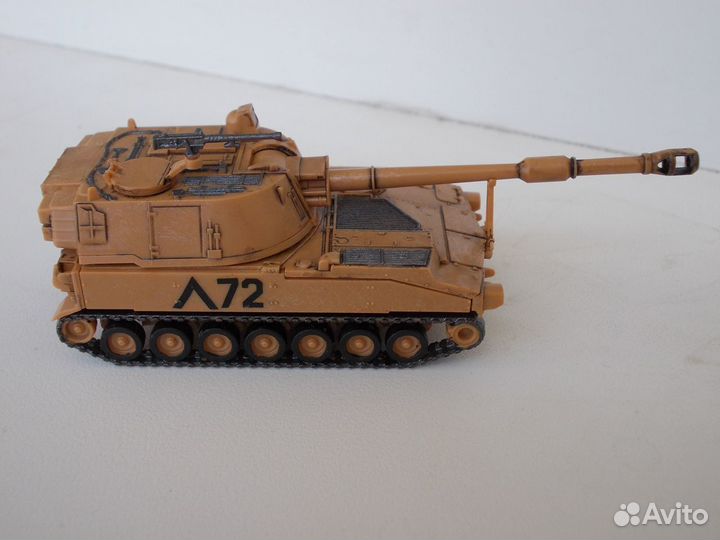 Модель американской сау М-109А2 в масштабе 1/100