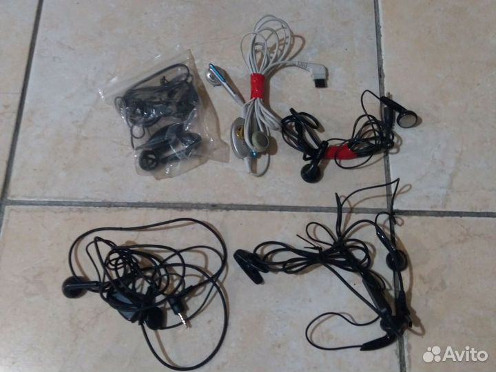 Проводные наушники