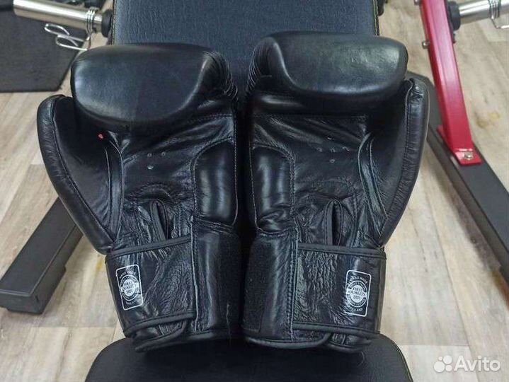 Боксерские перчатки 14 унций