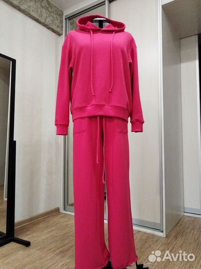 Спортивный костюм женский новый 46 48