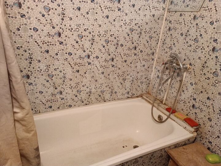 Комната 18 м² в 4-к., 2/5 эт.