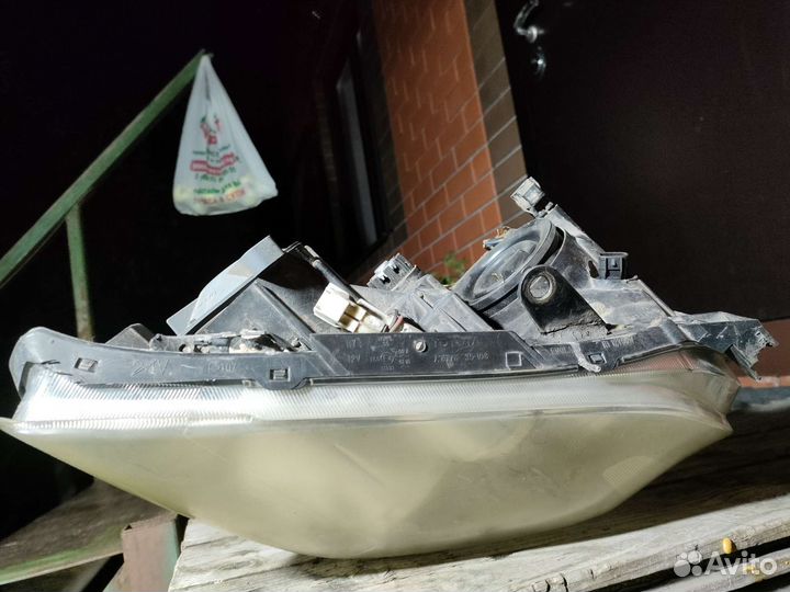 Фара Тойота Авенсис 250 рестайлинг