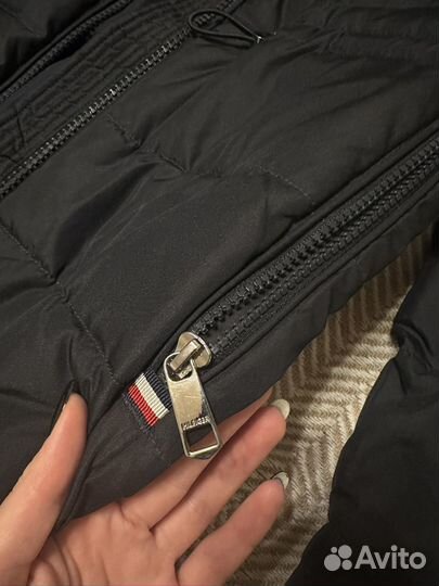 Темно синий пуховник Tommy Hilfiger (XS)