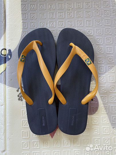 Бронь Шлепанцы сланцы резиновые женские