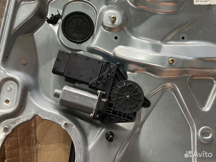 Стеклоподъемник Skoda Superb 1