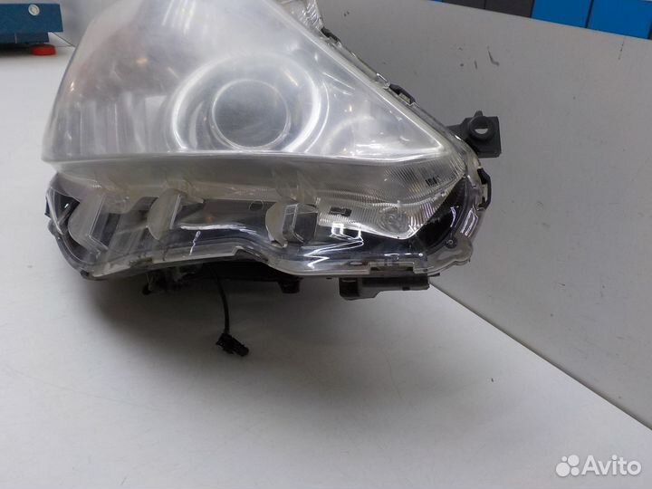 Фара правая Toyota Alphard 2008-2014