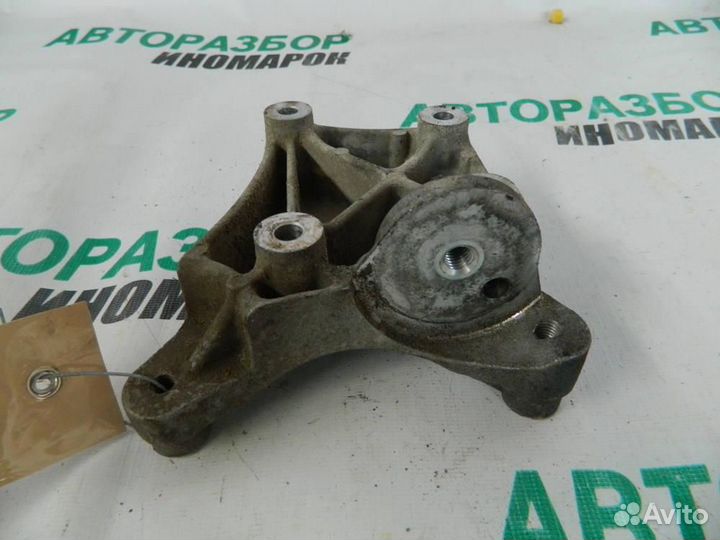 Кронштейн ролика-натяжителя руч. ремня для Chevrol