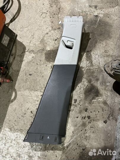 Обшивка средней стойки правая Опель Инсигния