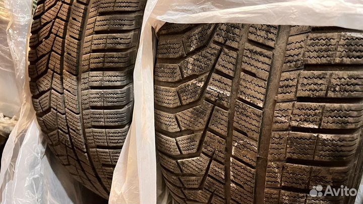 Hankook Winter I'Cept Evo2 W320A SUV 275/45 R21 110V