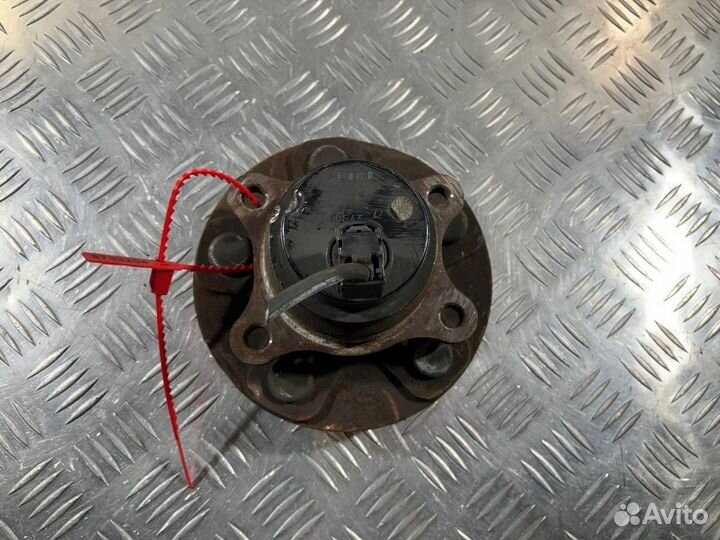 Ступица передняя левая Lexus LS 4 рест. 2010