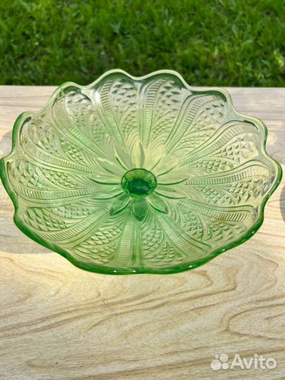 Ваза для фруктов на ножке цветное стекло СССР