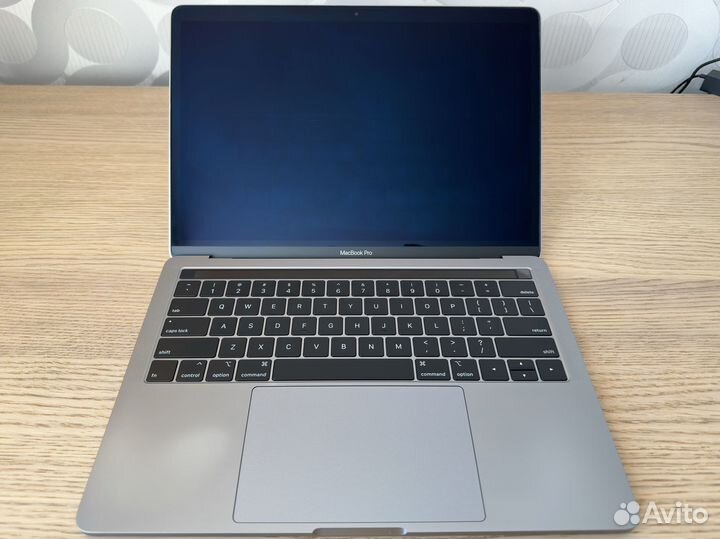 MacBook Pro 13-inch 2019, four thunderbolt 3 ports