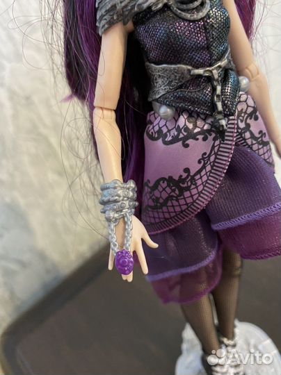 Кукла базовая Raven Queen