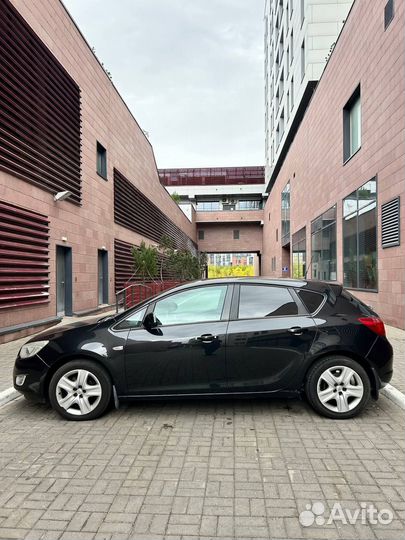 Opel Astra 1.6 AT, 2011, 187 800 км