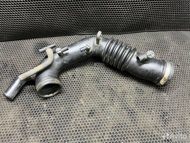 Патрубок воздушного фильтра Subaru Legacy 2