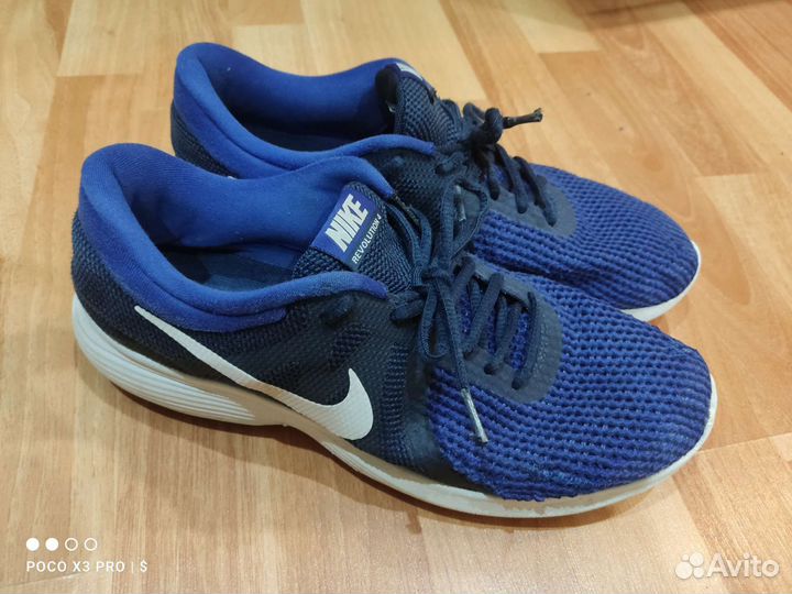 Кроссовки Nike Несколько