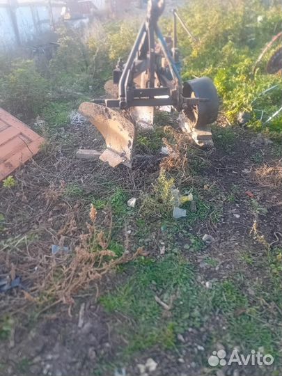 Пахота земли трактором,фризеровка земли