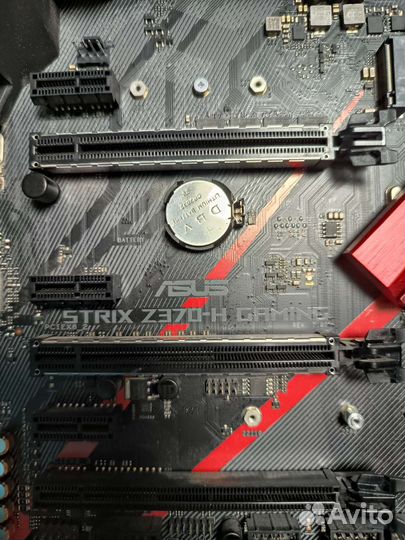 Материнская плата ATX с чипсетом Intel Z370