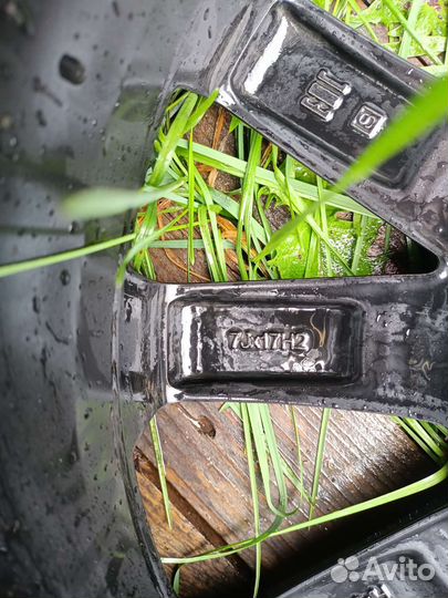 R17 Nokian Tyres Nordman SZ2 215/50, PCD 5x114.3 DIA 66.1