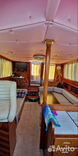 Морские прогулки на катере