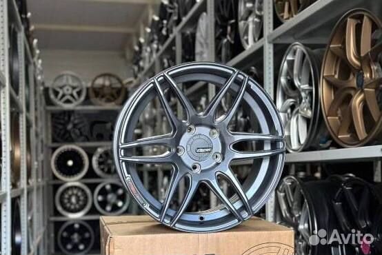 Диски R17 7,5J 5x114,3 ET26 Cosmis Racing MR II GM