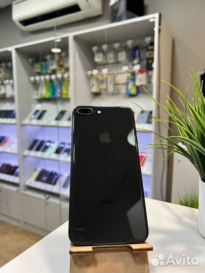 iPhone 8 Plus, 64 ГБ