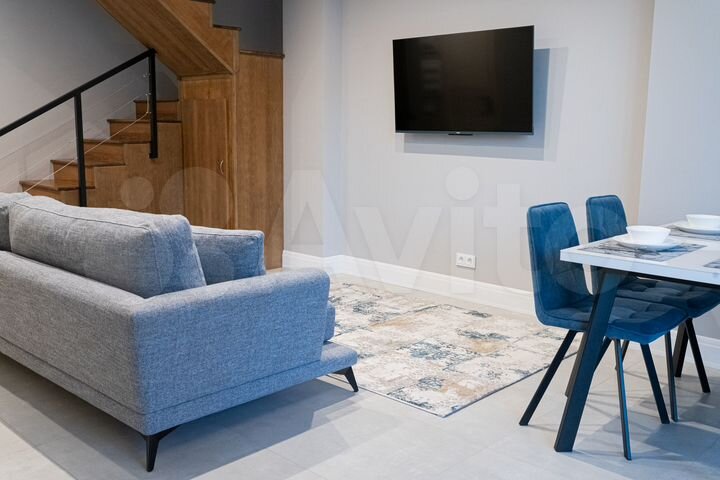 2-к. квартира, 66 м², 2/2 эт.