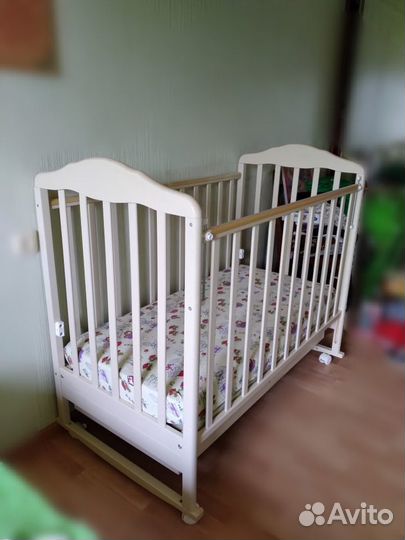 Детская кроватка