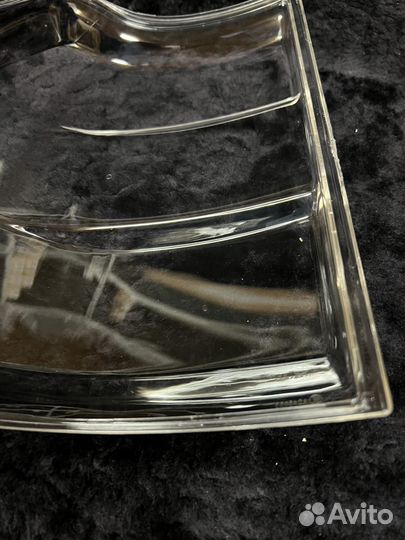 Стекло заднего фонаря фары правое Паджеро 4