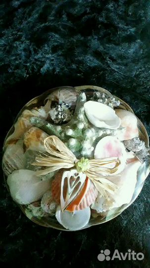 Ракушки в плетеной корзинке