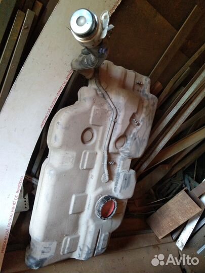 Топливный бак б. у. для 