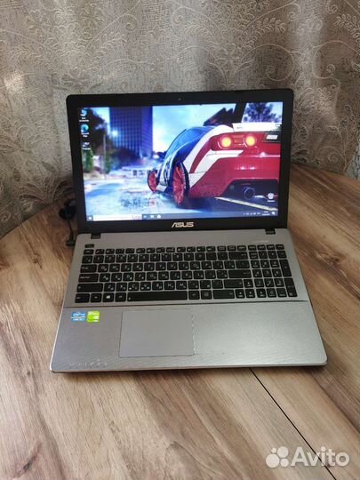 Asus / Core i3/OZU 8GB/Geforce GT720m