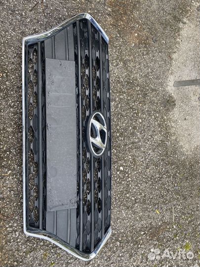 Решетка радиатора Hyundai Solaris 86351H5000