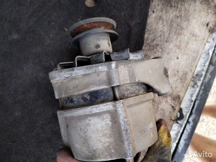 Генератор Фольксваген гольф 2