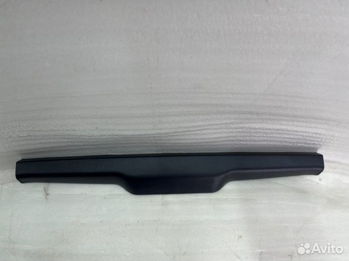 Обшивка багажника Toyota Land Cruiser 200